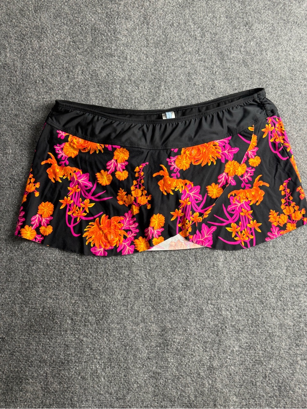 Antonio Melani Woman’s Large multicolored Floral Swim Skirt Nwt